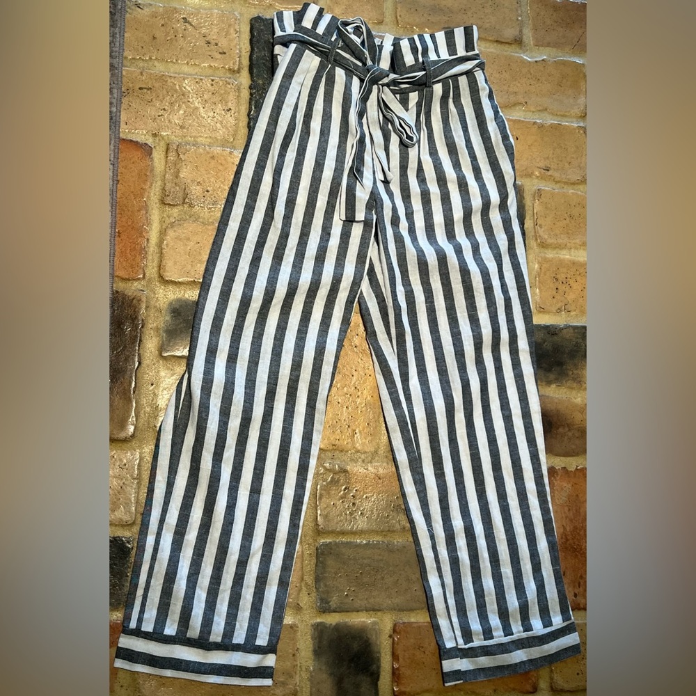 CiCi Size L Striped Charcoal and White Ladies Pants